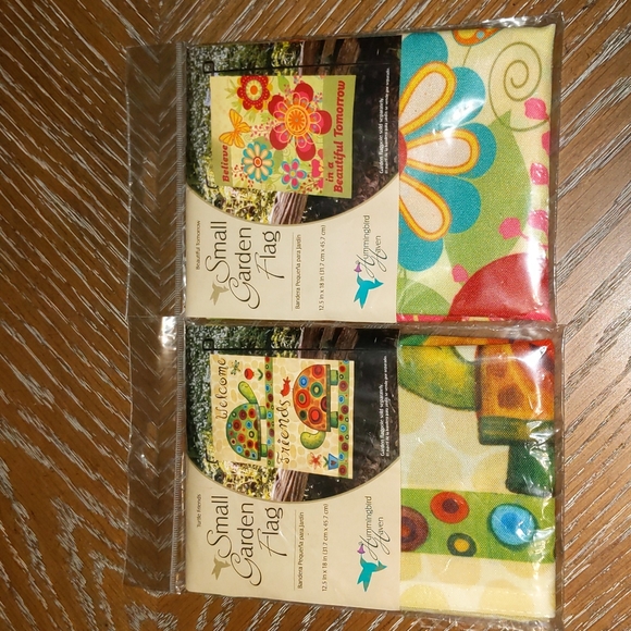 NWT (2) Small Hummingbird Haven garden flags. Both are Sz 12.5"x18" - Picture 2 of 5
